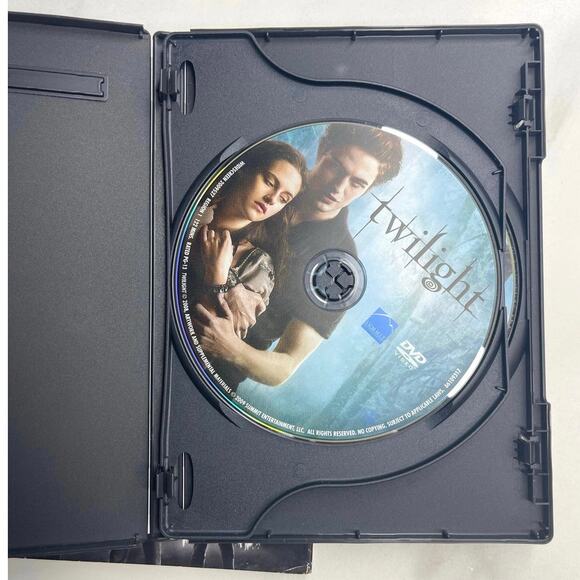 Bundle 3/15, 10/25 Twilight DVD (2008) Kristen Stewart, Patterson - Picture 4 of 6